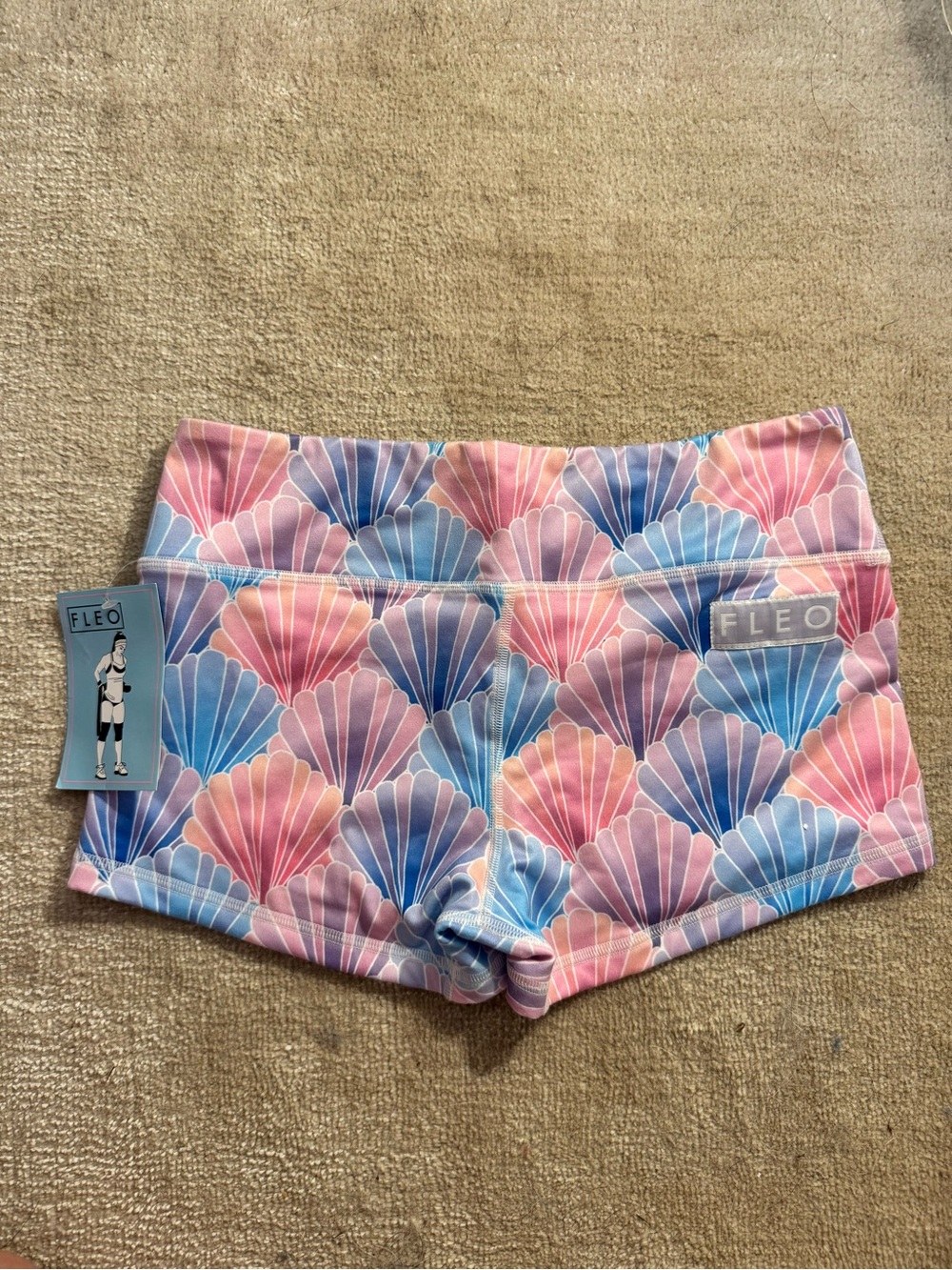 NWT fleo shorts